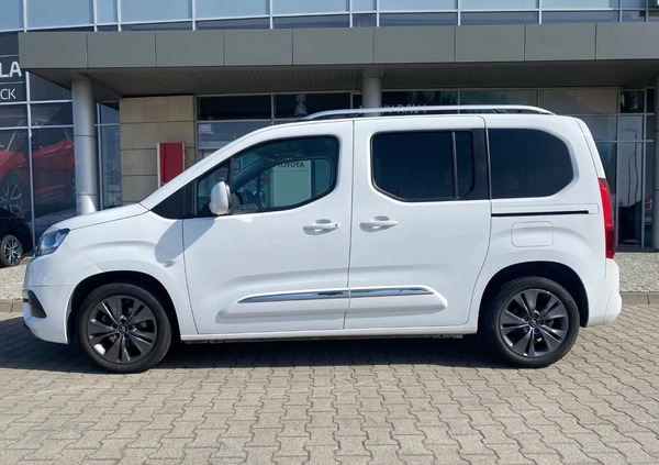 Toyota Proace City Verso cena 101000 przebieg: 30660, rok produkcji 2020 z Kalisz małe 596